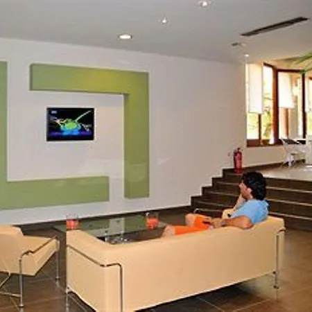Dassia Beach Hotel فندق