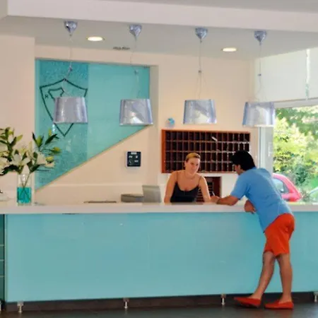 Dassia Beach Hotel 2* ذيسْخا